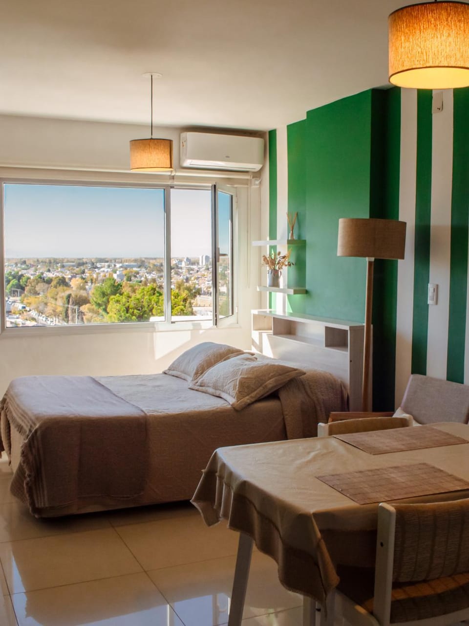 Bed, Dining area