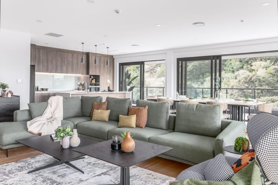 Kitchen or kitchenette, Living room, Seating area, Dining area