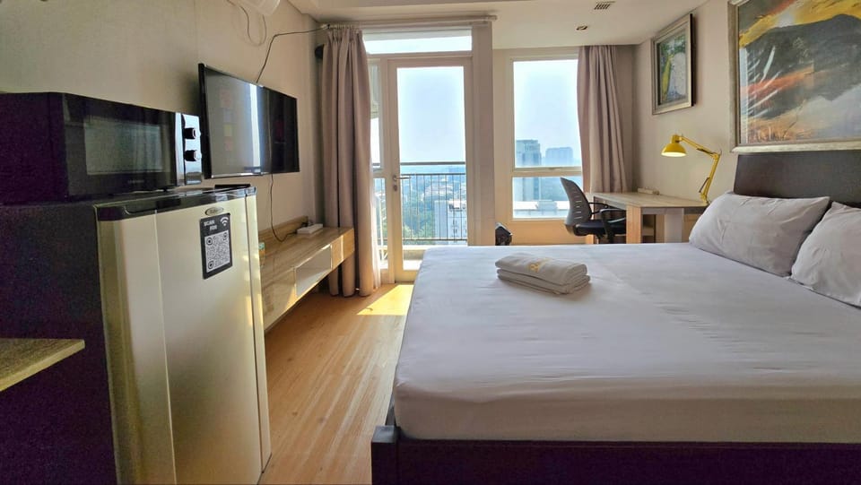 Communal lounge/ TV room, Bed, TV and multimedia, Photo of the whole room, Bedroom