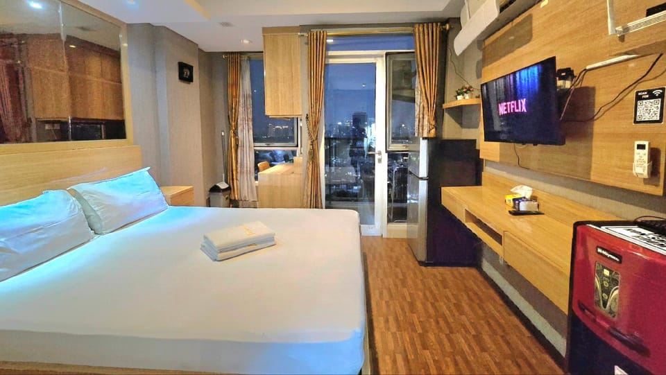 Communal lounge/ TV room, Bed, TV and multimedia, Bedroom