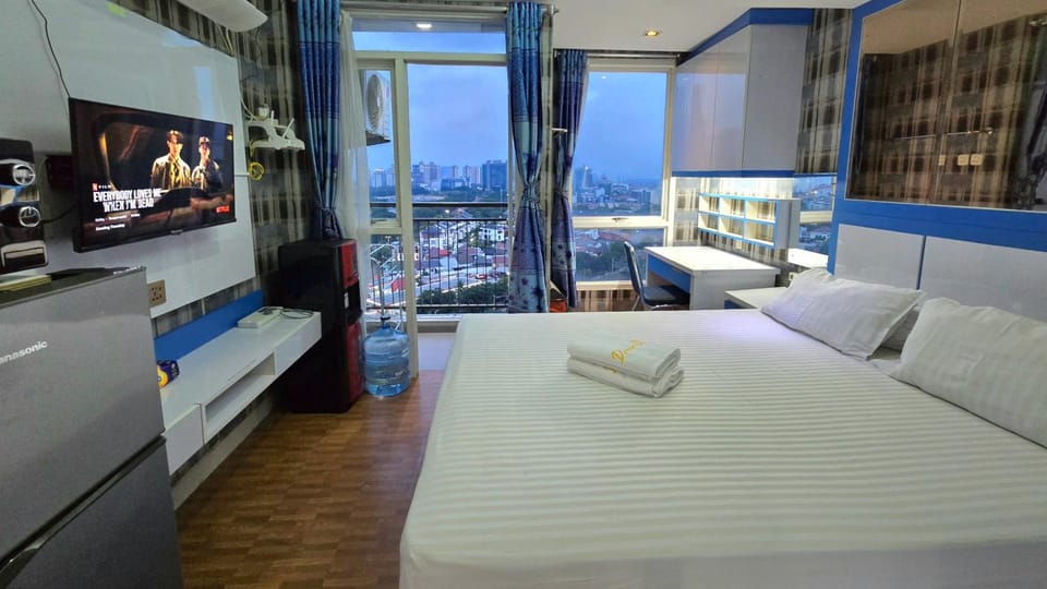 Bed, TV and multimedia, Photo of the whole room, Evening entertainment, Bedroom