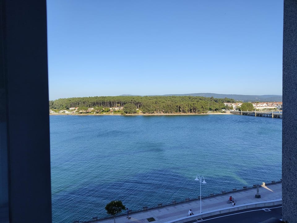 O Grove Centro con vistas a La Toja parking Apartment in O Salnés