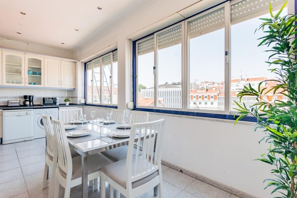 3BR @ Almirante Reis Apartment in Lisbon