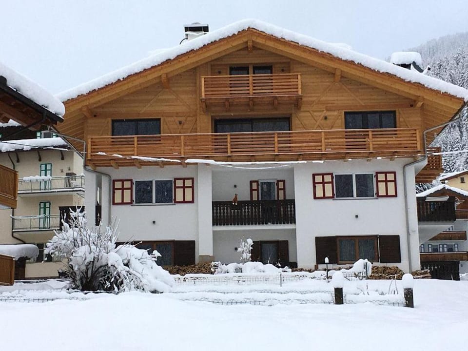 Appartamenti Cèsa Sorèie by AMA Val di Fassa Apartment in Canazei