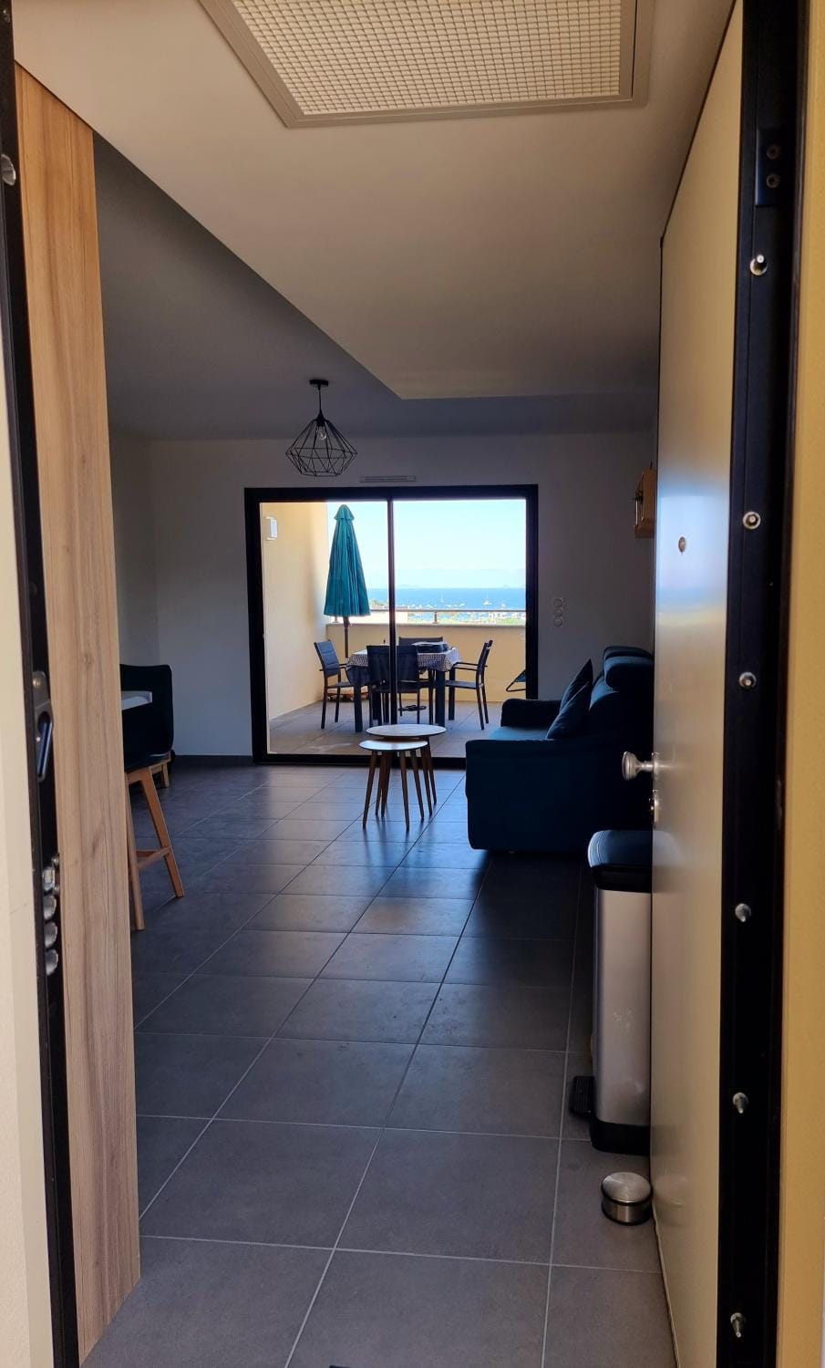 Property building, Facade/entrance, Living room