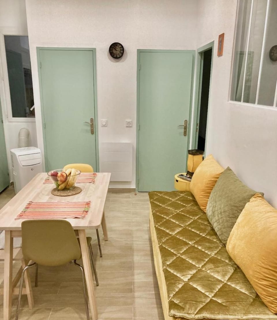 Charmant F4 proche de la gare Saint Charles Apartment in Marseille