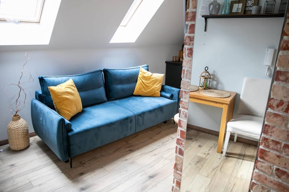 Bed, Living room