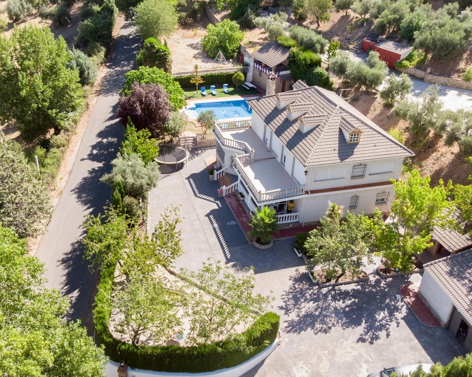Property building, Patio, Swimming pool, Parking
