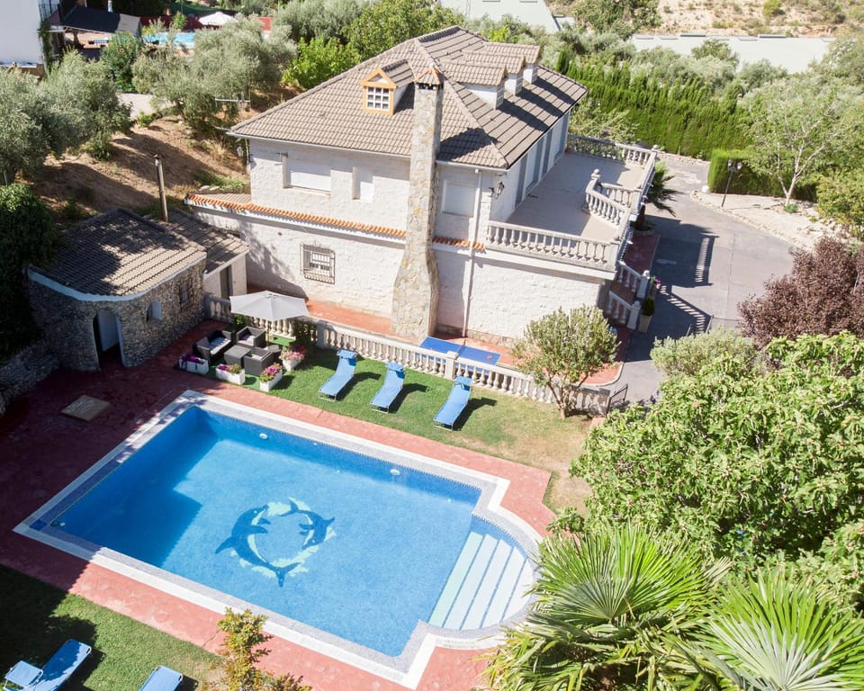 Property building, Bird's eye view, Swimming pool