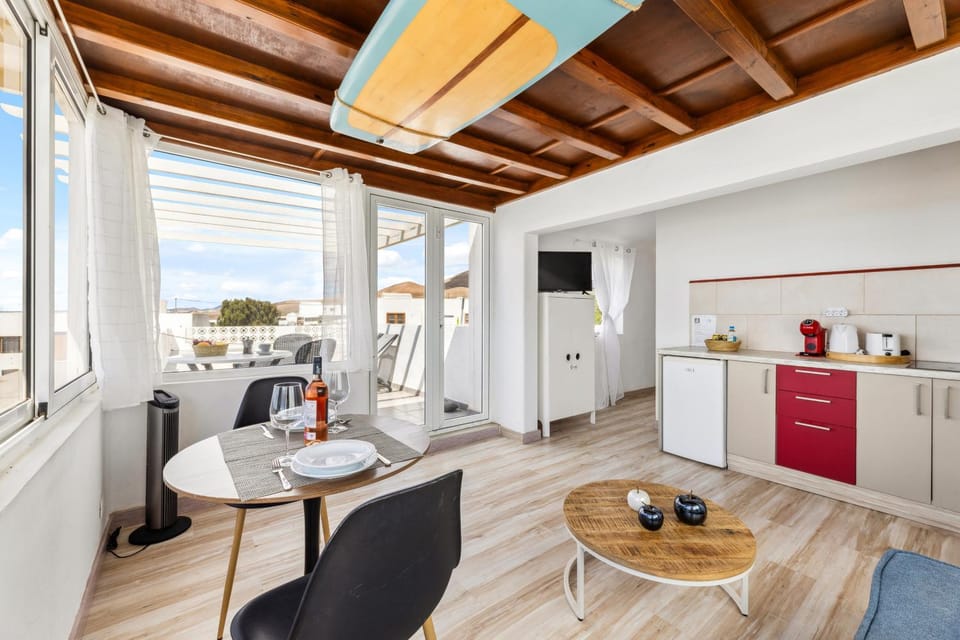 Dining area, kitchen