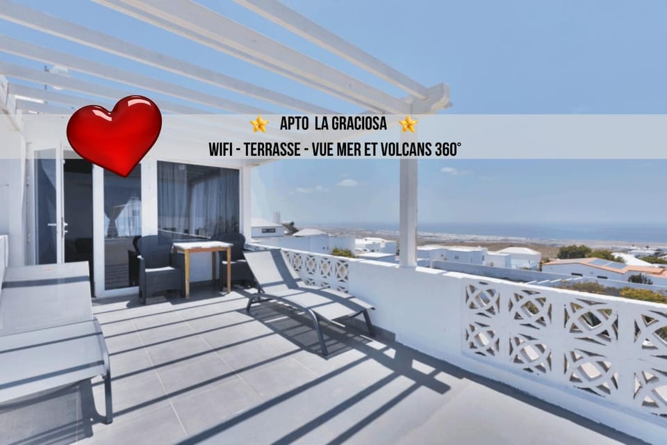 Balcony/Terrace, Mountain view, Sea view, Parking
