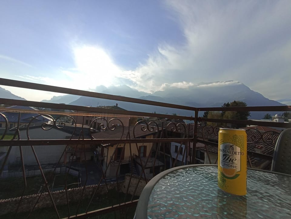 Nearby landmark, Day, Natural landscape, View (from property/room), Balcony/Terrace, Mountain view