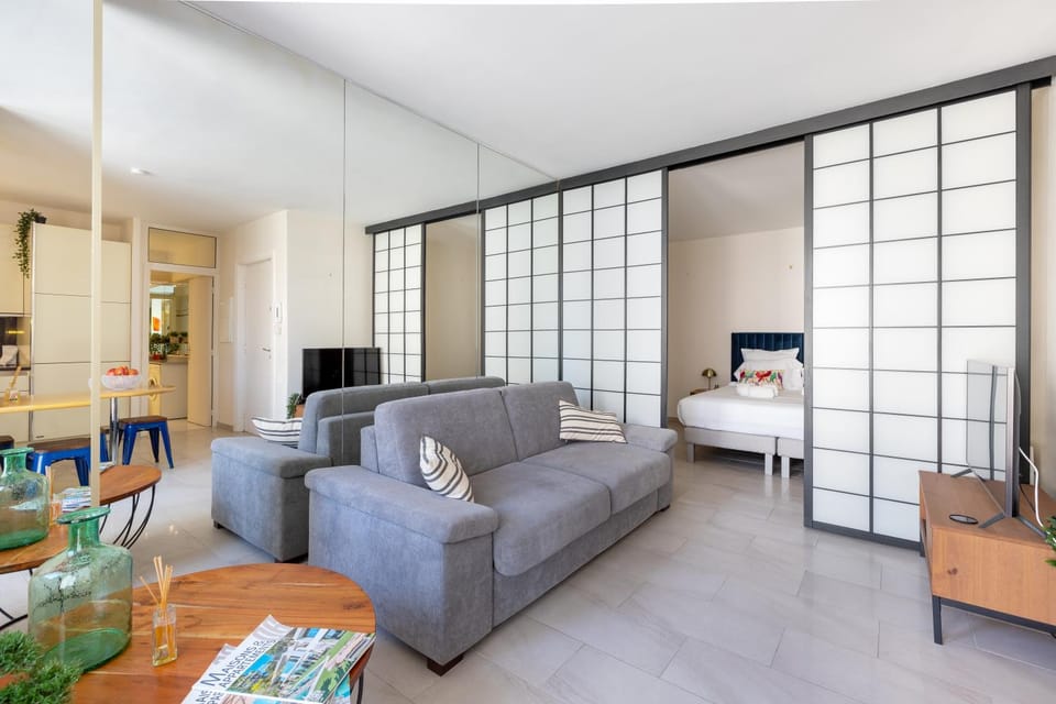 Communal lounge/ TV room, Living room, Seating area