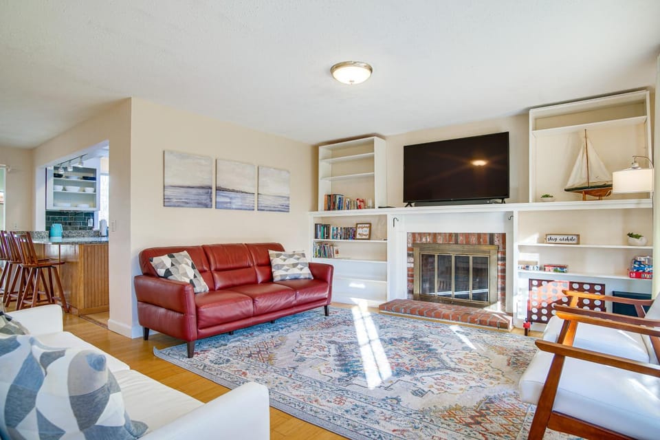 Ping-Pong & Backyard: Spacious Chatham Retreat House in Harwich