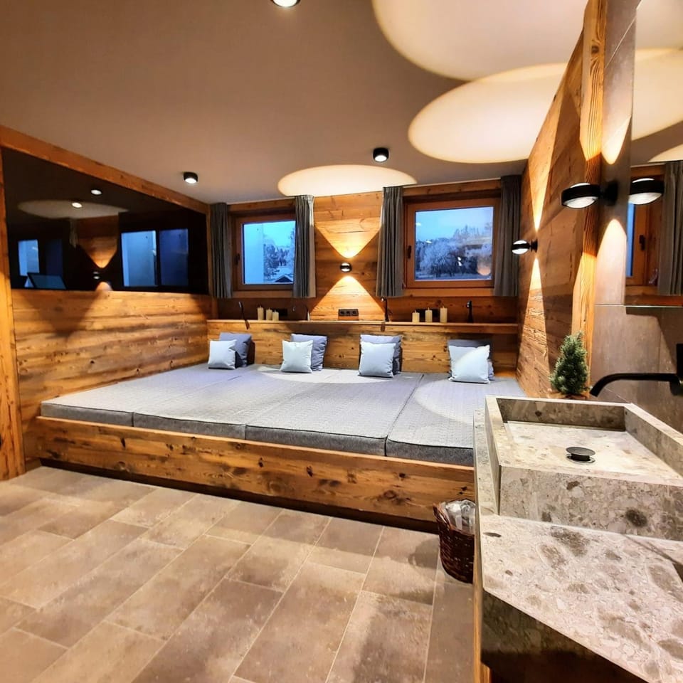 Hahnenkamm Suite Deluxe Apartment in Kitzbuhel