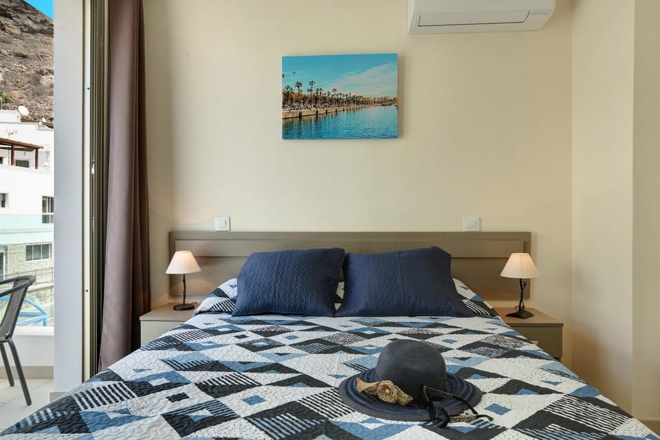 Living room, Bedroom