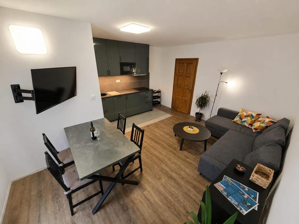 Communal lounge/ TV room, Living room, Seating area, Dining area