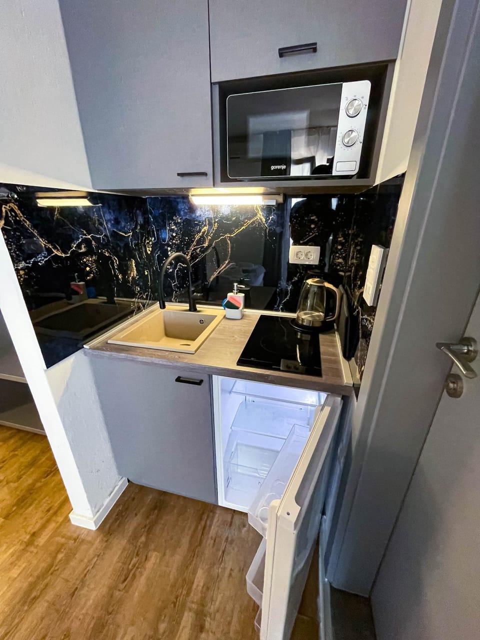 Kitchen or kitchenette, stove, kitchen