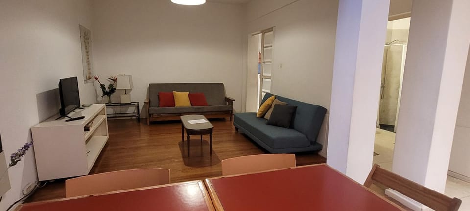 Kitchen or kitchenette, Seating area