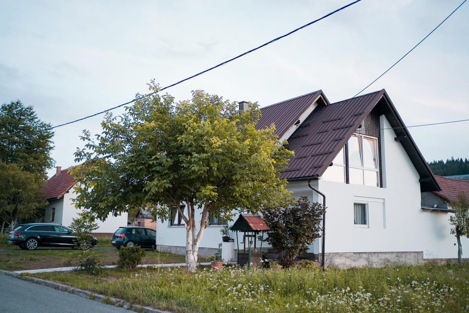 Property building, Neighbourhood, Garden