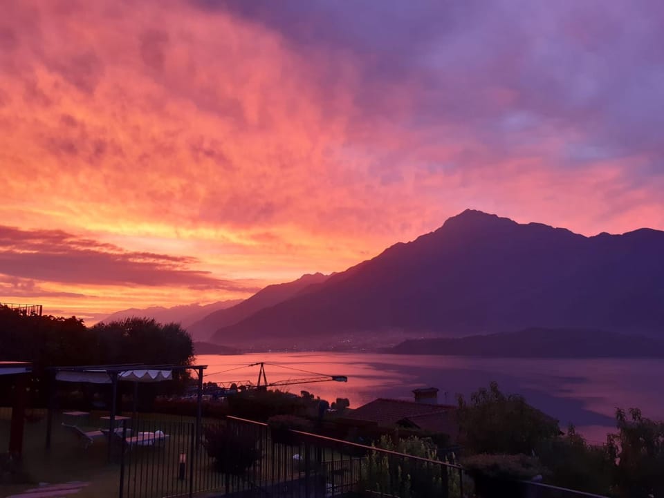 Natural landscape, Lake view, Mountain view, Sunrise