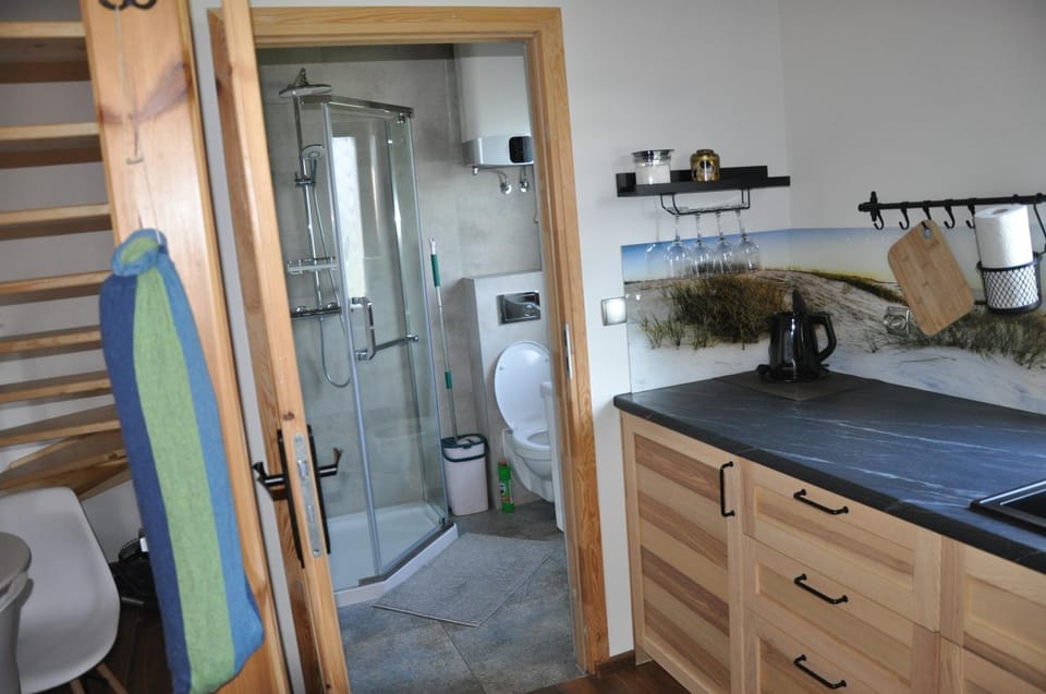 Shower, Bathroom, Kitchen or kitchenette