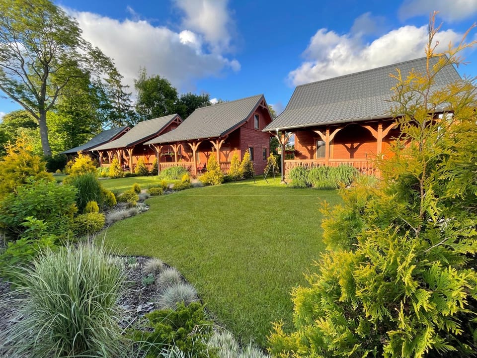 Property building, Day, Natural landscape, Garden, Garden view
