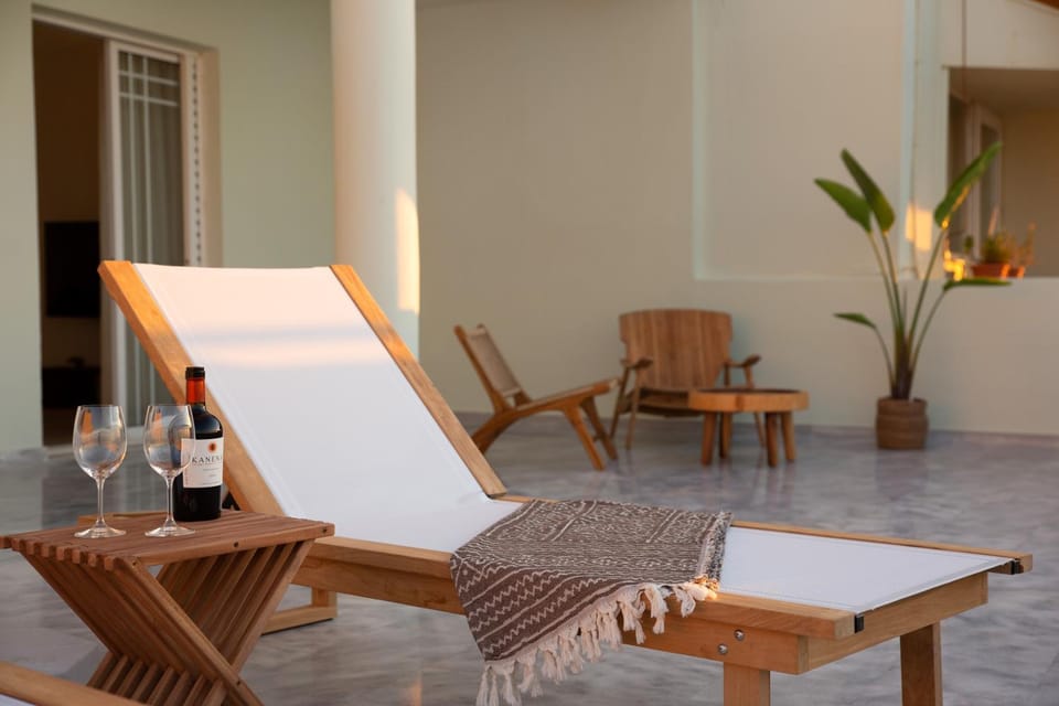 Patio, Lounge or bar