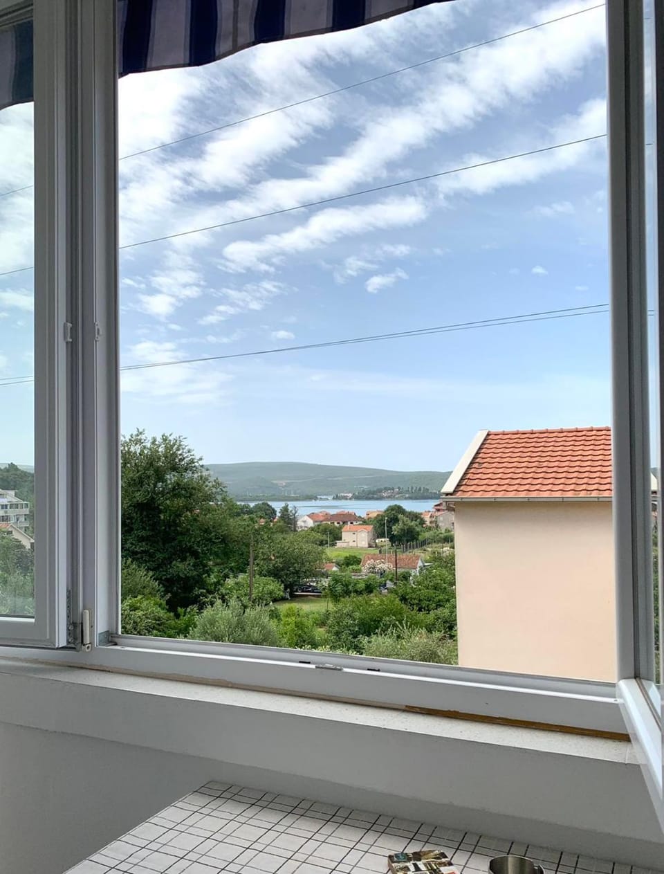 City view, Mountain view, Sea view