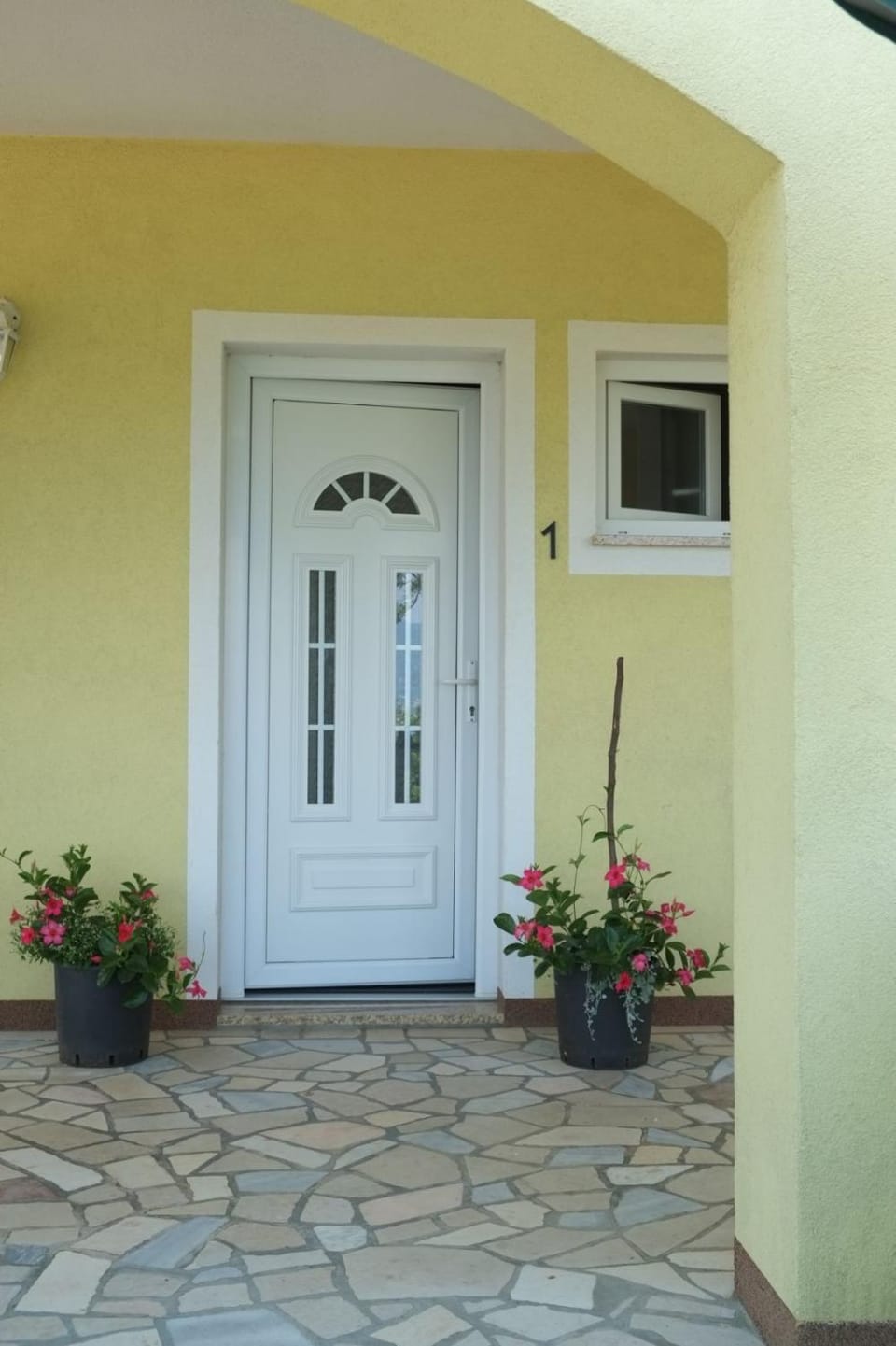 Facade/entrance