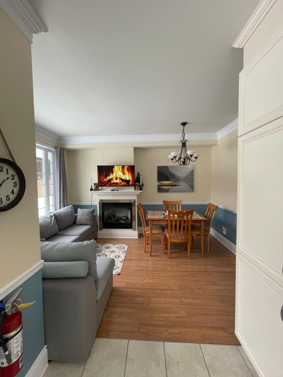 Living room, Dining area