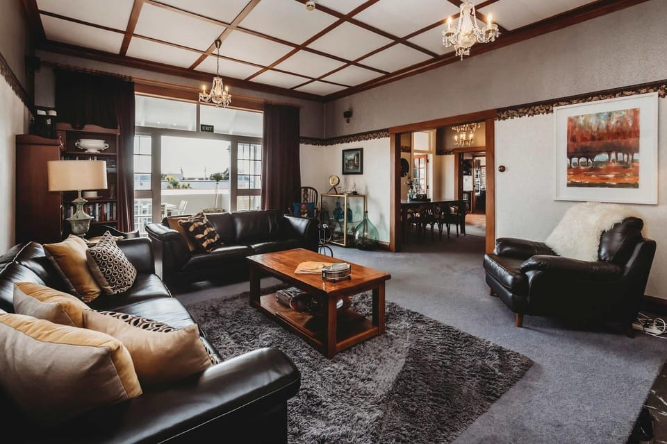 Timata Ora - 7BR family home in prime location Villa in New Plymouth