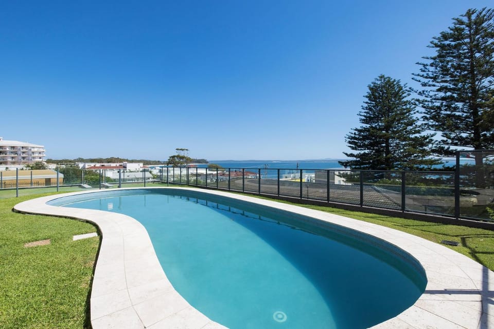 Sundeck Shoal Bay Ground floor with views and pool access Apartment in Shoal Bay
