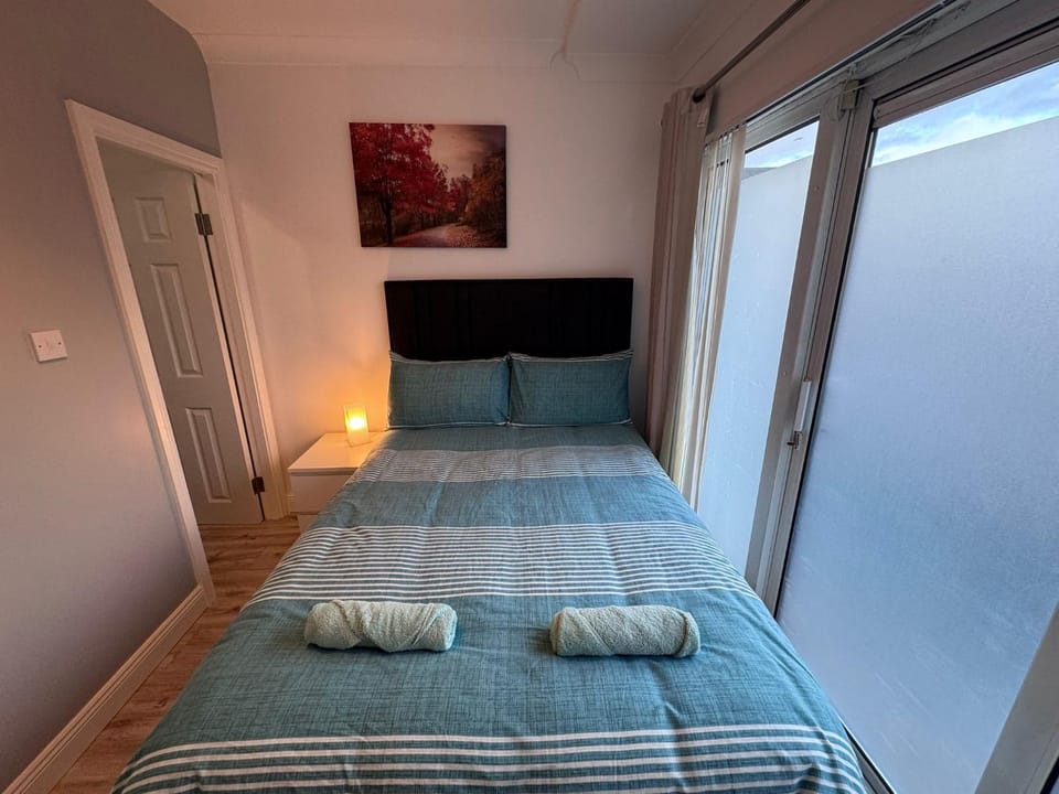 Modern Apartment good distance from Dublin City and Airport 4people Apartment in Dublin