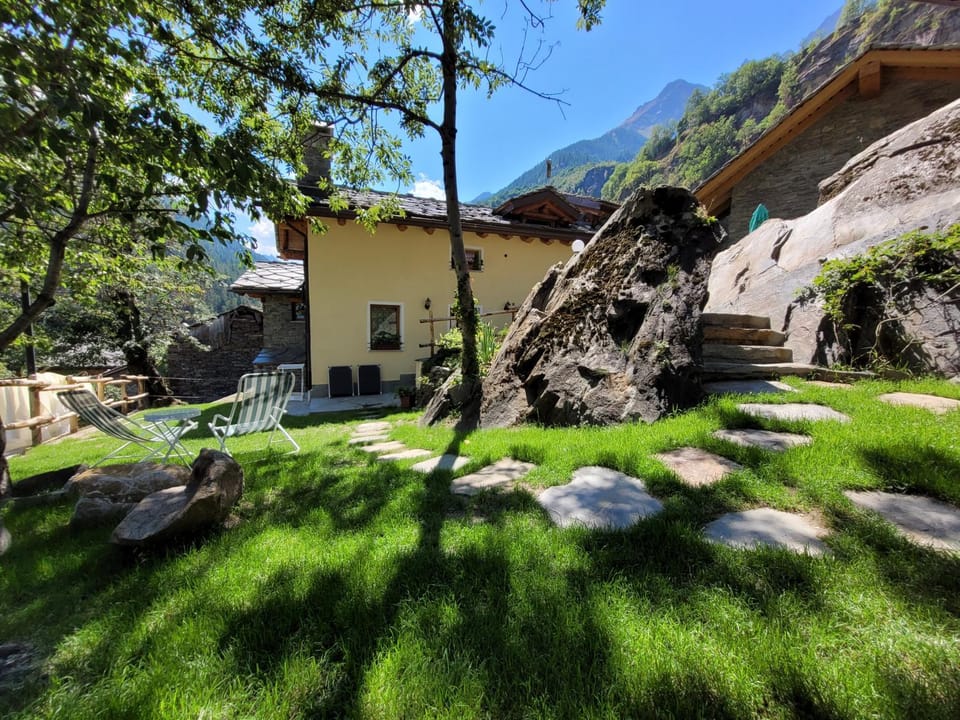 Property building, Garden, Garden, Garden view