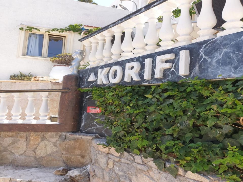 Breath taking views standard apartment for adults only, families, couples Apartment in Piskopiano