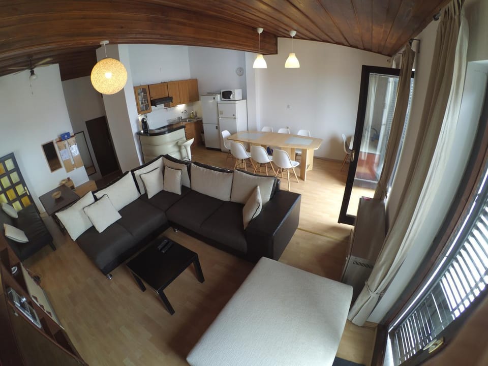 Kitchen or kitchenette, Living room, Dining area