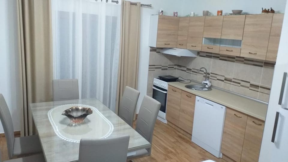 Dining area, Communal kitchen