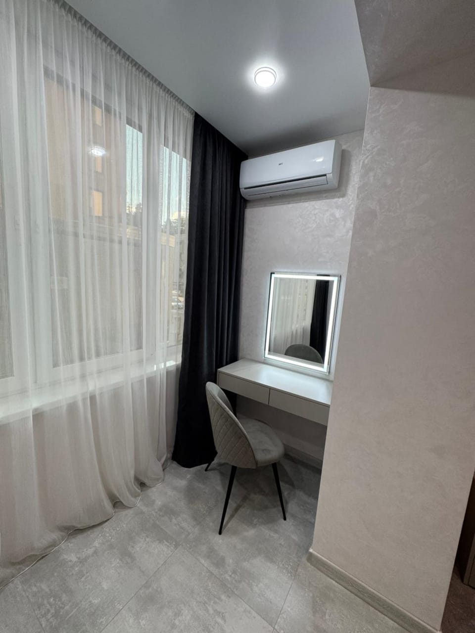 Апартаменти Зарічанська вулиця Netflix Apartment in Ukraine