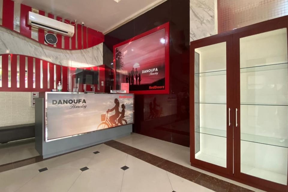 RedDoorz Plus @ Rawamangun Hotel in Jakarta