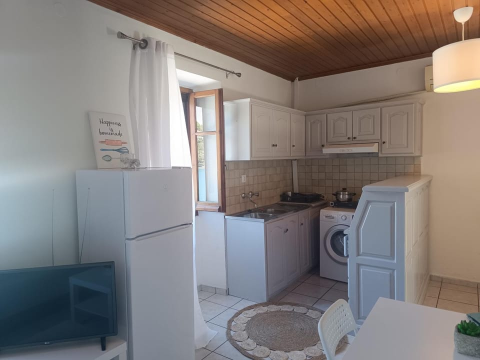 Dina studio Apartment in Peloponnese, Western Greece and the Ionian