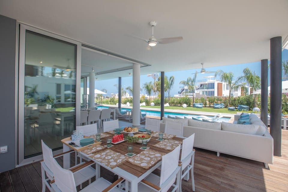 Seating area, Swimming pool