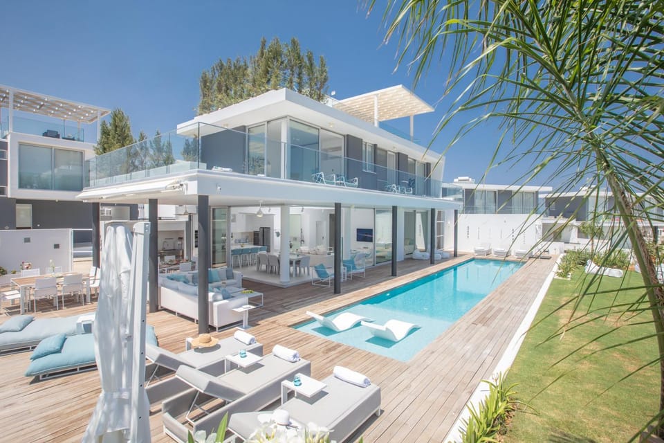 Seating area, Swimming pool