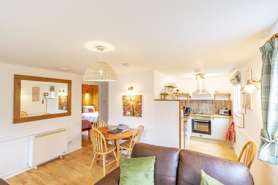 Kitchen or kitchenette, Living room, Seating area, Dining area, oven, pet friendly, stove, toaster