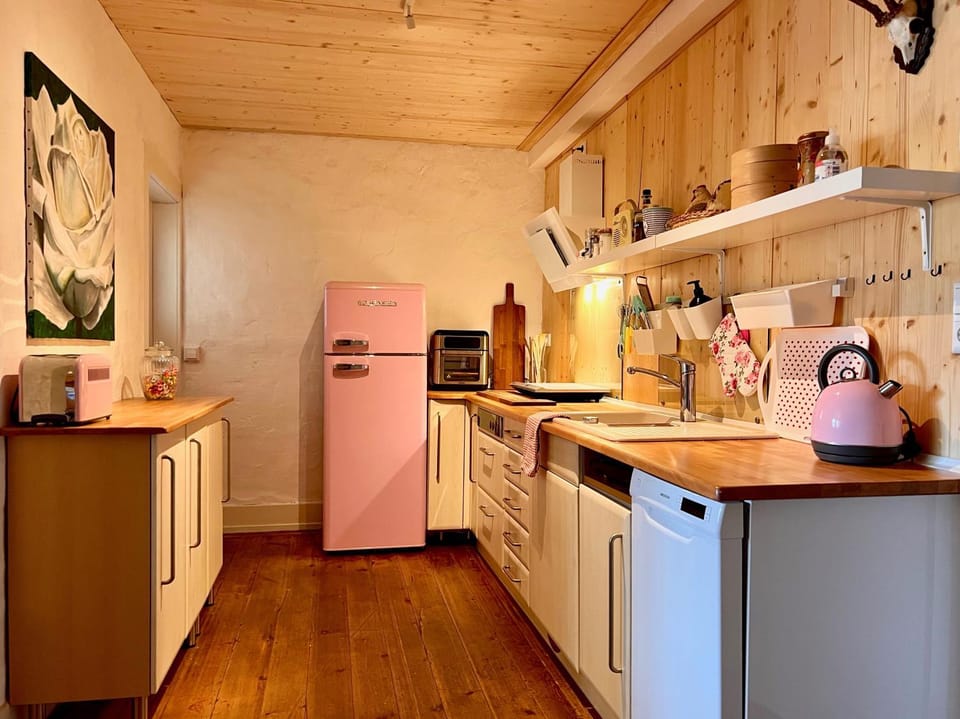 Kitchen or kitchenette, Living room