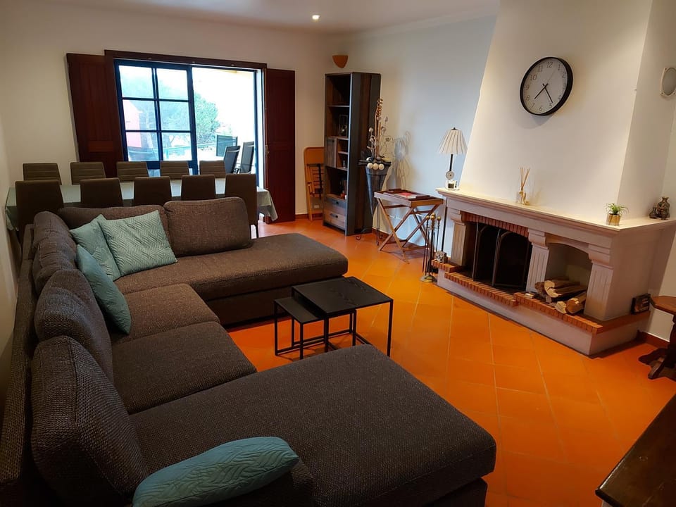 Communal lounge/ TV room, TV and multimedia, Living room, Seating area