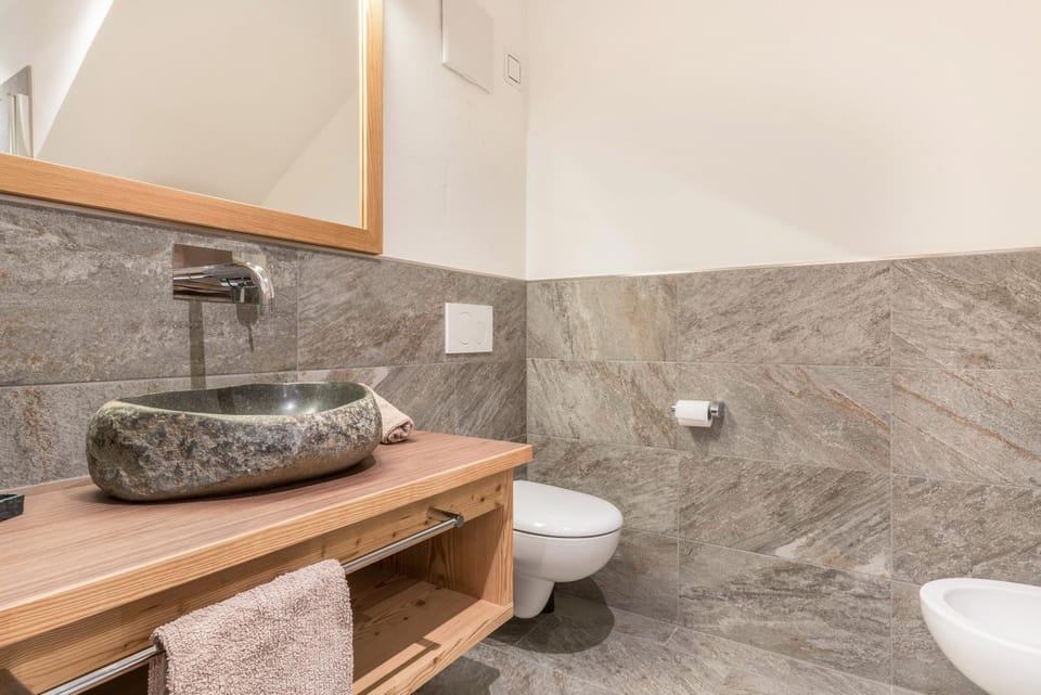 Bathroom, Living room