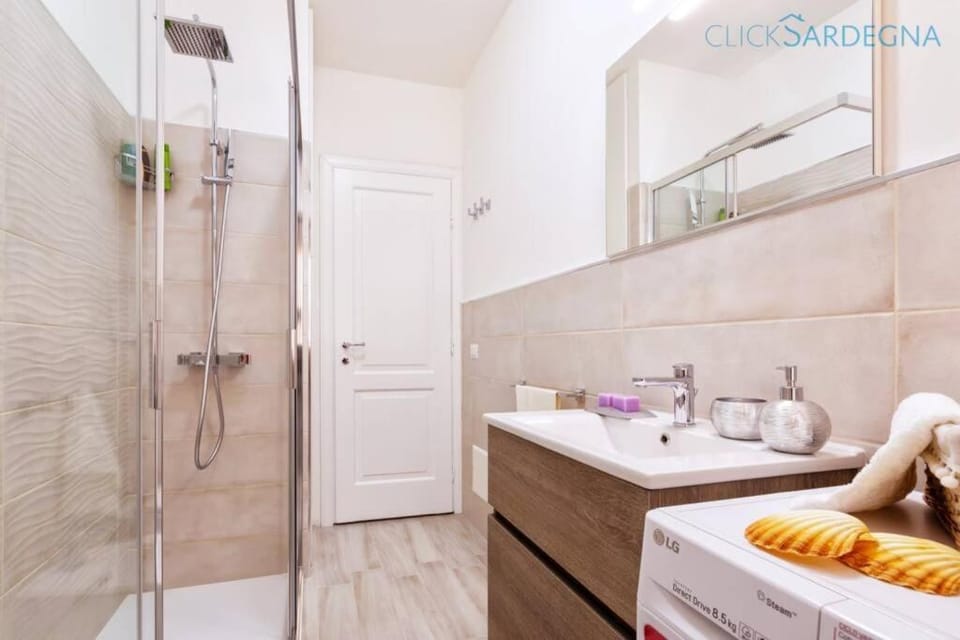 Lovely Apartment next to the beach with Air Conditioning and wifi Apartment in Alghero