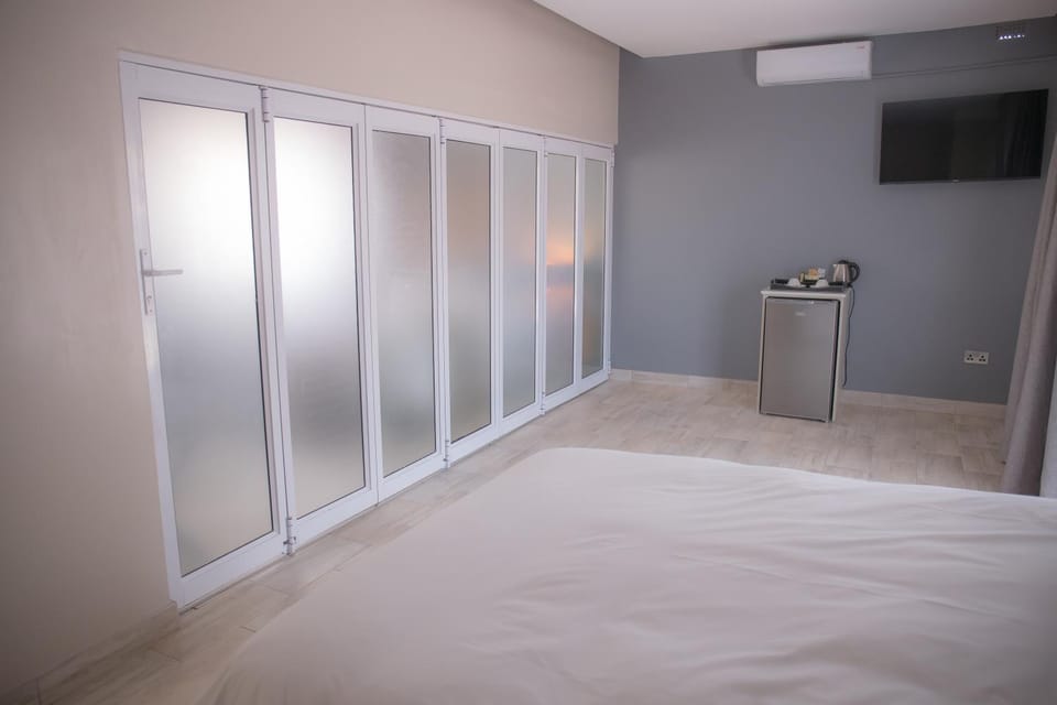 Bed, TV and multimedia, Coffee/tea facilities