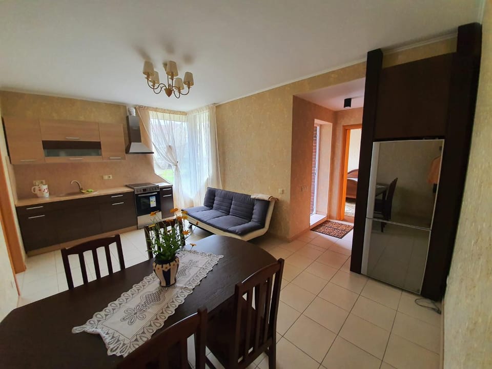 Seating area, Dining area, Communal kitchen